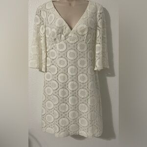EUC TRINA TURK Crochet Lace Cotton Deep V Neck 3/4 Bell Sleeve Mini Dress Sz 2